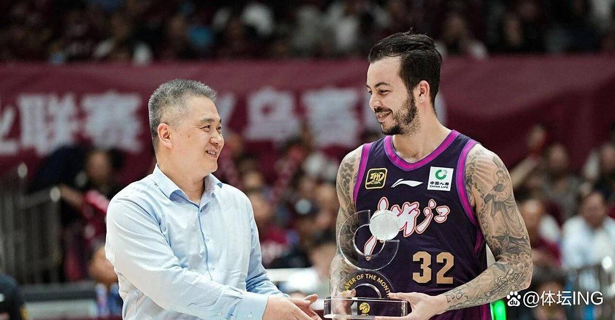 先下手为强！浙江男篮官宣签约德甲得分王兰道夫的简单介绍