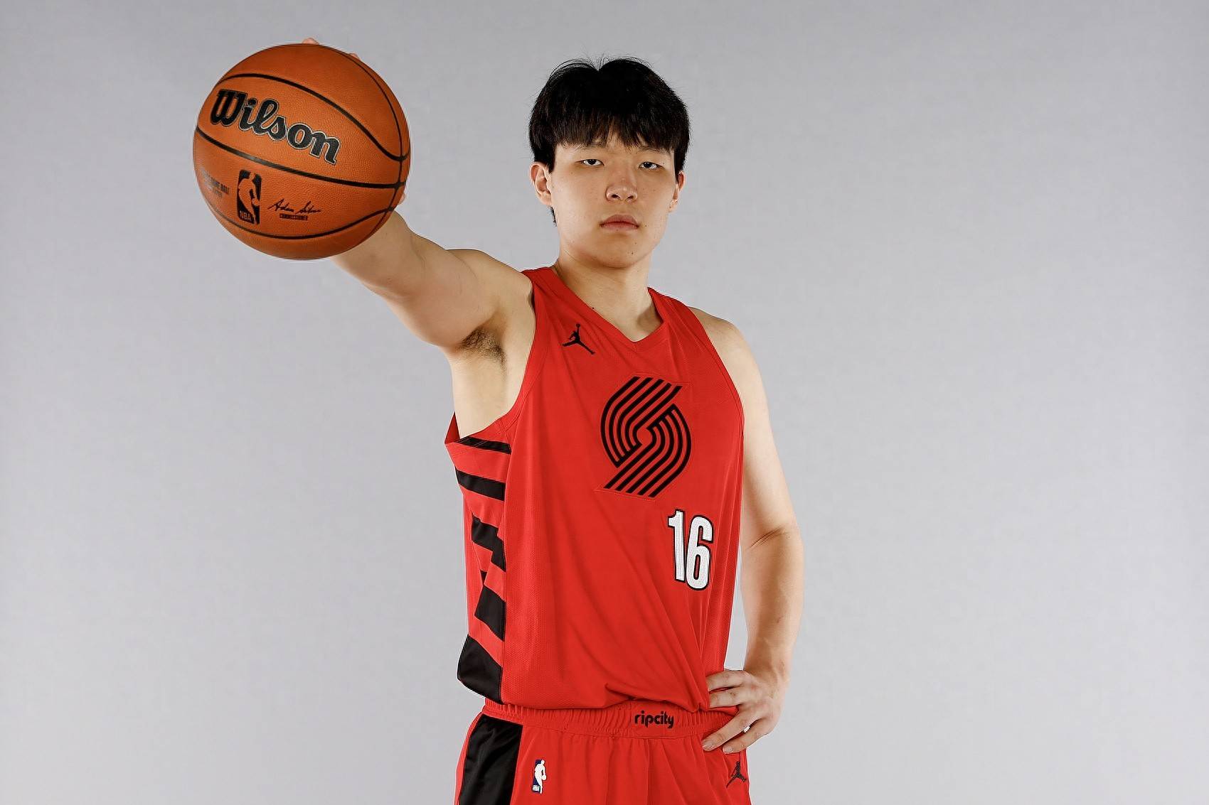 包含曝杨瀚森夏联征战结束开拓者已完成“验货”的词条