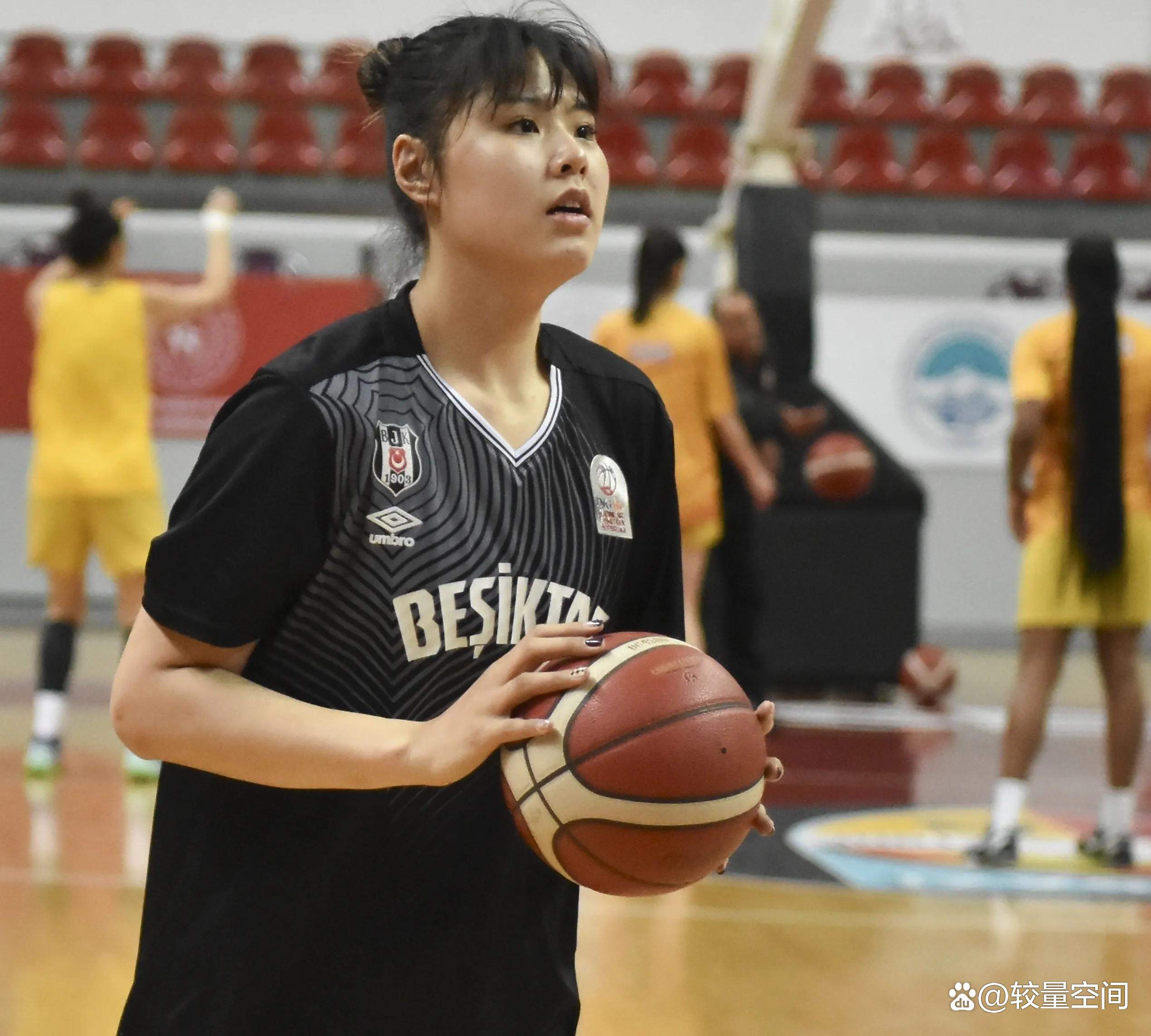 关于李月汝3中3贡献7分3板遭梦想绝杀飞翼惜败的信息