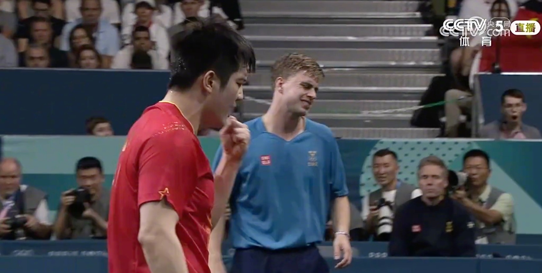 瑞典乒乓球选手力压对手，拿下冠军！